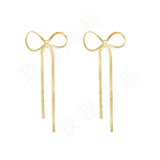 Daiiibabyyy Metal Bow Tie Chain Earrings European American Style Personalized Fashion Stud Earrings Ladies Girls Travel Wedding Accessories