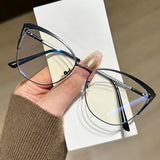 Daiiibabyyy  New Anti Blue Light Glasses for Men and Women, Versatile Glasses with Metal Frames, Fashionable and Ultra Light Flat Lenses