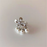 HUANZHI 2022 Gold Metal Pearl Flower Ear Cuff Earrings without Piercing Geometric Cartilage Earrings for Women Girl Jewelry daiiibabyyy