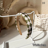 Green~The new olive greenplaid headband is simpleand versatile showing white hair accessories large leather large intestine ring daiiibabyyy