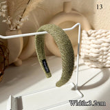 Green~The new olive greenplaid headband is simpleand versatile showing white hair accessories large leather large intestine ring daiiibabyyy