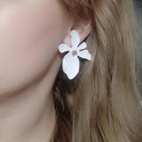 Summer Bohemia Enamel White Flower Big Stud Earrings For Elegant Women Fashion Punk Statement Earring Wedding Chic Jewelry Gift daiiibabyyy
