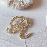 Fashion Korean Elegant Pearl Beads Letter Brooch Pin Badge For Women Girls Clothes Shirt Lapel Corsage Luxulry Jewelry Gifts daiiibabyyy