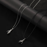 2Pcs Hold Hands Magnetic Couple Necklace Lovers Hand In Hand Pendant Necklace for Women Men Fashion Jewelry Gift 2022 New Trend daiiibabyyy