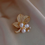 Christmas Deer Brooch Rhinestone Enamel Reindeer Sika Deer Brooch Women's Cute Beautiful Corsage Lapel Pin Party Causal Jewelry daiiibabyyy
