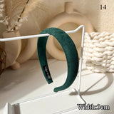 Green~The new olive greenplaid headband is simpleand versatile showing white hair accessories large leather large intestine ring daiiibabyyy