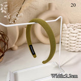 Green~The new olive greenplaid headband is simpleand versatile showing white hair accessories large leather large intestine ring daiiibabyyy