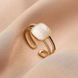 Vintage Personality Europe And American Emerald Ring For Women Design Sense Of Senior Sense Ring Fashion Jewelry wholesale gift daiiibabyyy