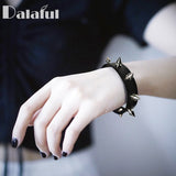 Unique Pointed Bracelet One-row Spike Rivet Punk Gothic Rock Unisex Bracelets & Bangles Fashion Jewelry Cuff Wristband S415 daiiibabyyy