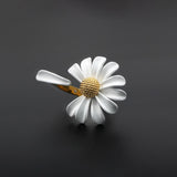 2021 New Spring White Enamel Daisy Flower Vintage Elegant Simple Opening Rings for Women Jewelry Party Gifts daiiibabyyy