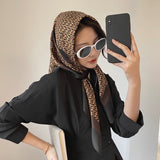 90cm * 90cm Design Scarf Lady Shawl Printed Silk Felt Headscarf Scarf Lady Headscarf Square Scarf Lady Wrap Scarf 2021 daiiibabyyy