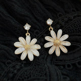 2021 New Spring White Enamel Daisy Flower Vintage Elegant Simple Opening Rings for Women Jewelry Party Gifts daiiibabyyy