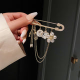 Luxury Fashion Pearl Flower CC Brooches for Women's clothing Number 5 Brooch Gift for Girl Friend Accessories For Jewelry daiiibabyyy